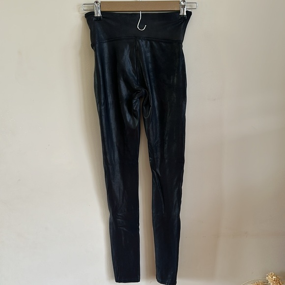 Spanx Faux Leather Leggings Black Size Small - Picture 3 of 4